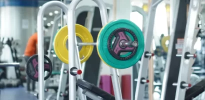 Injury Prevention in the Gym: Important precautions and exercises to minimize the risk of injuries during workouts.